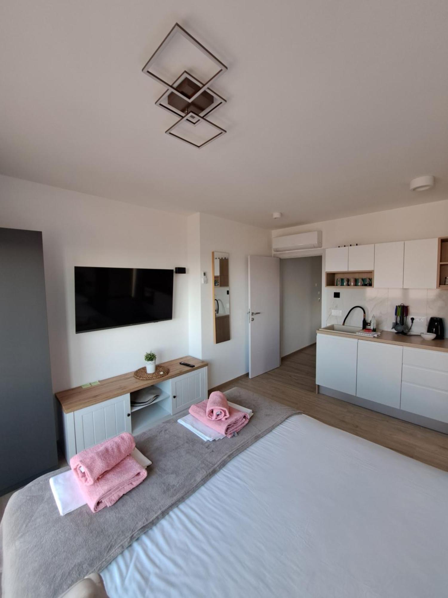 Apartments Mirko Petrcane Buitenkant foto