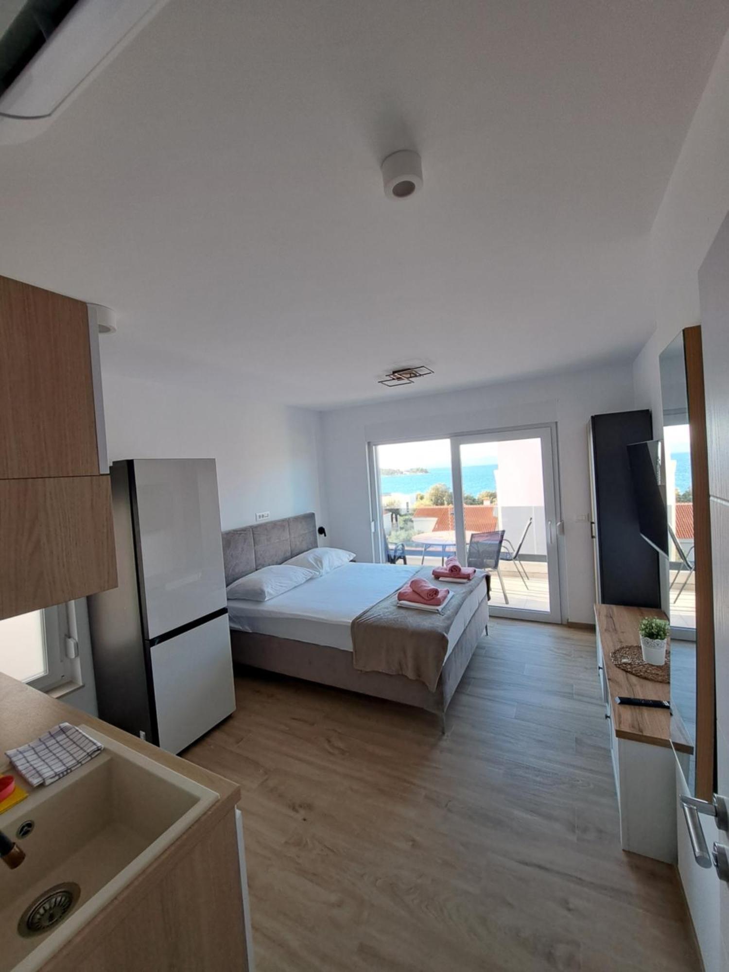 Apartments Mirko Petrcane Buitenkant foto